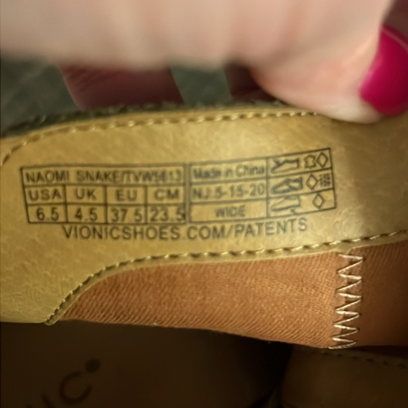 Vionic heeled bootie - Picture 9 of 10